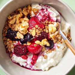 Cottage Cheese–berry Bowl