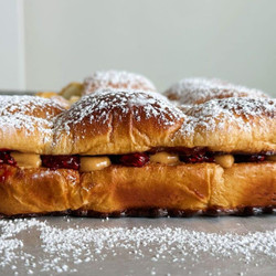 Peanut Butter Jelly French Toast Sliders - Carolina Gelen