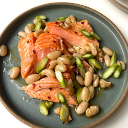 Skillet fish with white beans &amp; asparagus