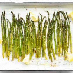 Lemon Garlic Roasted Asparagus