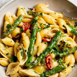 Creamy Shells With Asparagus