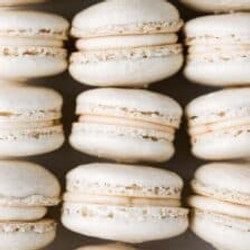 French Macarons With Vanilla Buttercream