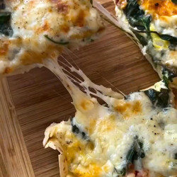 Low-carb, High-protein Baked Cheesy Tortilla With Tomatoes &amp; Spinach