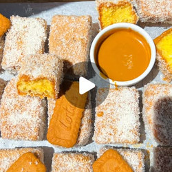 Biscoff Lamingtons