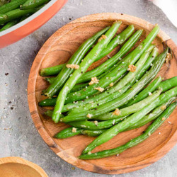 Steakhouse Style Buttery Garlic Green Beans