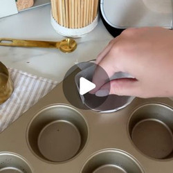 Lining Cake Tins