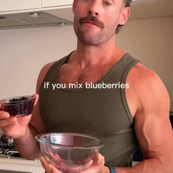 High-protein Blueberry Donut Holes