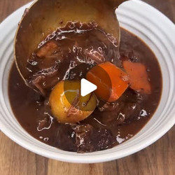 Classic French Beef Stew With Potatoes &amp; Carrots