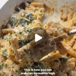 One Pan Garlicky Zucchini Pasta Bake