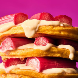 Rhubarb &amp; Custard Fluffy Pancakes