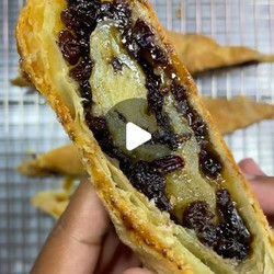 Moist Currants Rolls