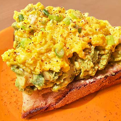 Avocado &amp; Scrambled Egg Toast