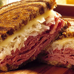 Classic Russian Dressing (Traditional Reuben Sauce)