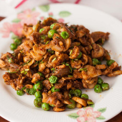 Chettinad Mushroom And Green Peas Stir Fry Recipe
