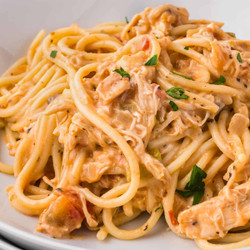 Slow Cooker Creamy Chicken Spaghetti