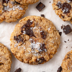 Vegan Oatmeal Chocolate Chip Cookies