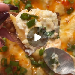 Crab Rangoon Dip With Wonton Chips
