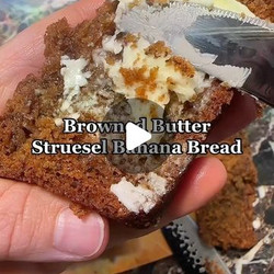 Banana Bread With Streusel Topping