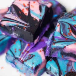 Easy 4-ingredient Galaxy Fudge Recipe