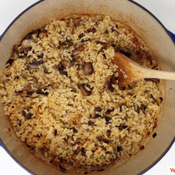 Baked Brown Rice With Mushrooms And Onions