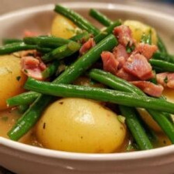 Amazing New Potatoes, Green Beans &amp; Ham: A Comforting 1-pot Meal