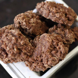 The Best No Bake Cookies (with Oatmeal)