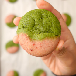 Strawberry Matcha Cookies