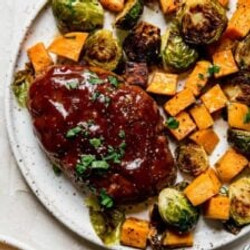 Sheet Pan Mini Meatloaf With Vegetables