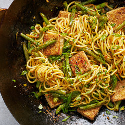 Spicy Noodle Stir-fry With Salt And Pepper Tofu