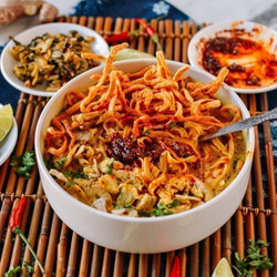 Chicken Khao Soi (thai Coconut Curry Noodle Soup)