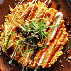 Okonomiyaki-kohl-pancakes Mit Teriyaki-honig-sauce