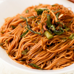 R3's Chili Garlic Chicken &amp; Scallion Oil Noodles
