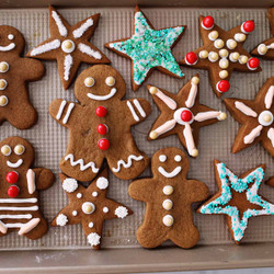 Soft &amp; Chewy Gingerbread Cookies
