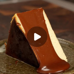 Burnt Basque Cheesecake With Chocolate Sauce