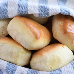 Copycat Texas Roadhouse Rolls