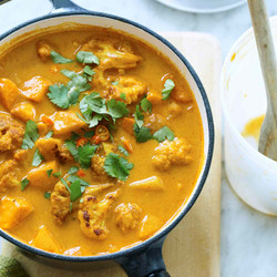 Roasted Cauliflower &amp; Potato Curry Soup