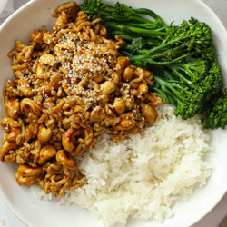 Cashew Chicken Stir Fry {15 Minute Meal}