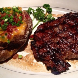 Houston’s Hawaiian Ribeye