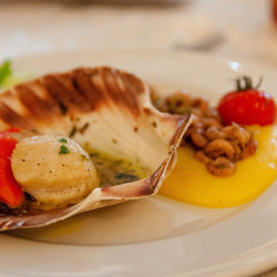 Scallops With Ginger, Spring Onion And Crispy Garlic