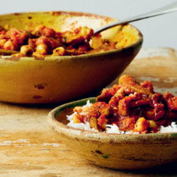 Ekşili Nohutlu Bamya (Okra with chickpeas)