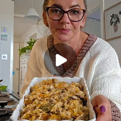 Karkówka W Kapuście Kiszonej Z Pieczarkami