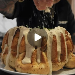 Cacio E Pepe Monkey Bread