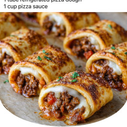 Oven Baked 5-ingredient Beef Pizza Roll Ups