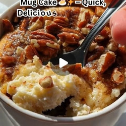 Cinnamon Roll Cottage Cheese Mug Cake