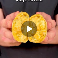 Cheesy Garlic Chicken Rolls