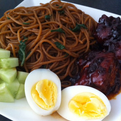 Surinaamse Bami Met Sweet ’n Spicy Chicken