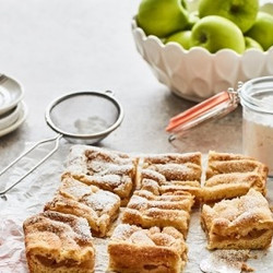 Apple Shortcake Squares
