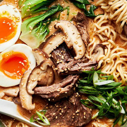 Slow Cooker Curry Ramen With Beef