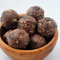 Chocolate Protein Energy Bites