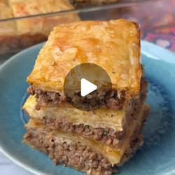 Egyptian Phyllo Meat Pie (goulash)